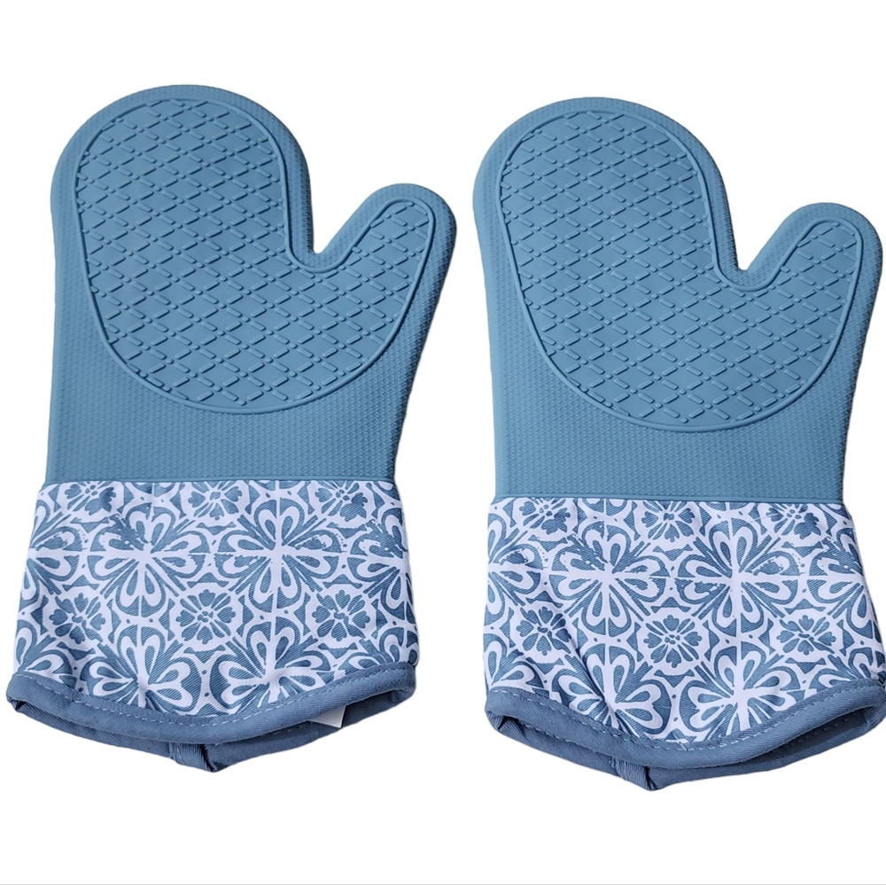 Bakers Choice Set of 2 Premium Cotton and Silicone Oven Mitts Printed Blue 13in